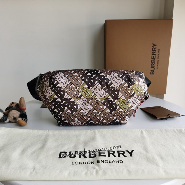 Burberry專門店新款TB腰包 巴寶莉男女款腰包挎包 yxb1042